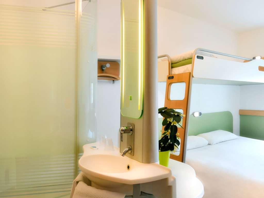 Ibis Budget Saint-Quentin Centre Gare ภายนอก รูปภาพ